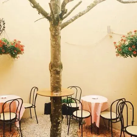 The Western Ξενοδοχείο 3*